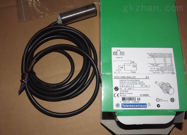? 记者从省工业和信息化厅获悉,根据《河南省有色金属工业节能减排实施方案的通知》,河南省提出2013年至2015年期间有色金属工业节能减排目标:其中,,氧化铝综合能耗420公斤标煤/吨、铝锭综合交流电耗13550千瓦时/吨、铅冶炼综合能耗330公斤标煤/吨,以及铝材综合能耗350公斤标煤/吨等。 据该厅节能与综合利用处有关负责人介绍,为确保目标实现,在加强企业节能降耗管理同时,将加快完善行业能耗限额标准体系,同时,开展企业能耗限额标准执行情况专项监督检查,对超能耗标准的企业实施差别电价和惩罚性电价政策
