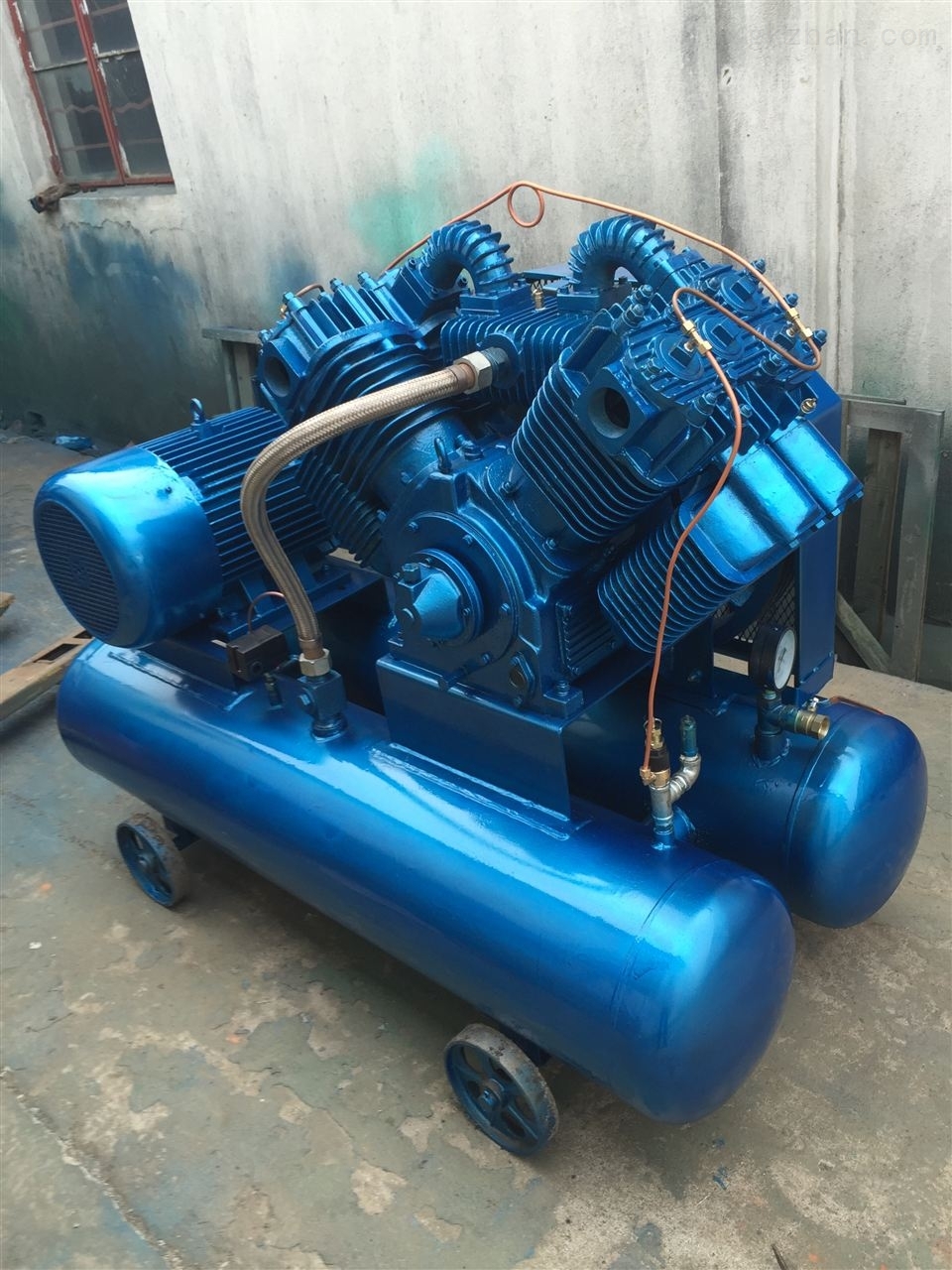 风镐用四缸3.0/10空压机配双卧罐
