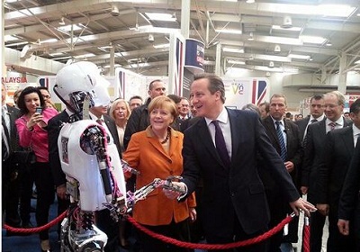 人形机器人将先出现在超市等公共场合